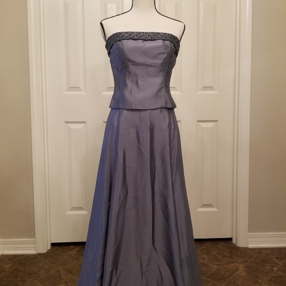Crimson by Lawrence Kurtz Dresses & Skirts - POCKETS! Purple beaded 2 piece formal dress